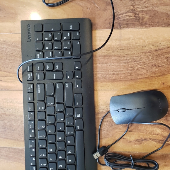 NWOB - Lenovo wired keyboard and mouse - Picture 3 of 6